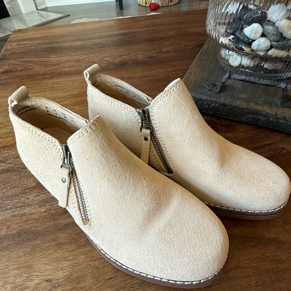 Hush Puppies ankle booties women's sz 8 medium beige leather suede nubuck comfy